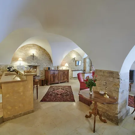 Carabelle Bed & Breakfast 2*
